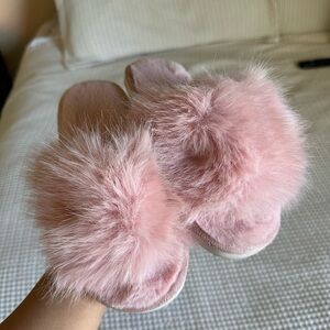 Puffy slippers 💋